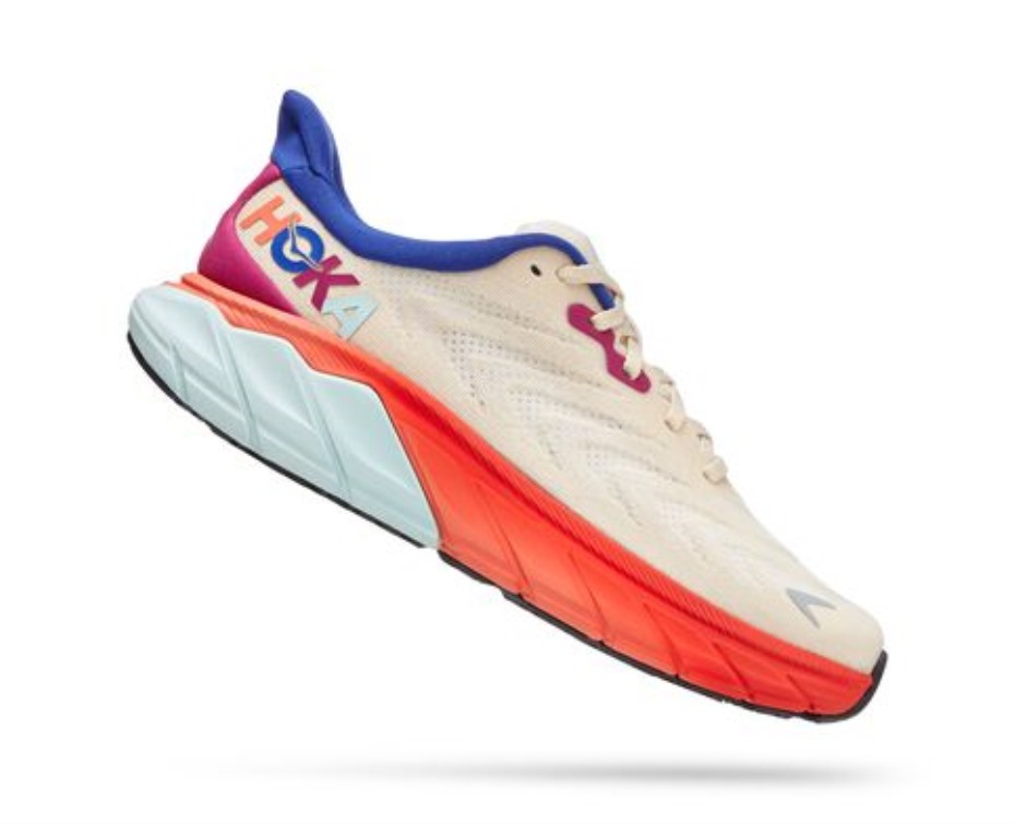 Hoka Arahi 6 Rövidkenyér Fiesta